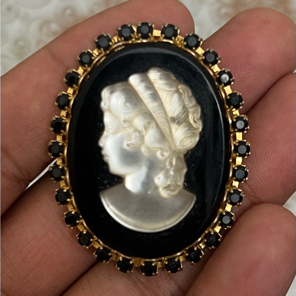 Vintage Victorian Cameo Brooch with Black and Gold Detailing